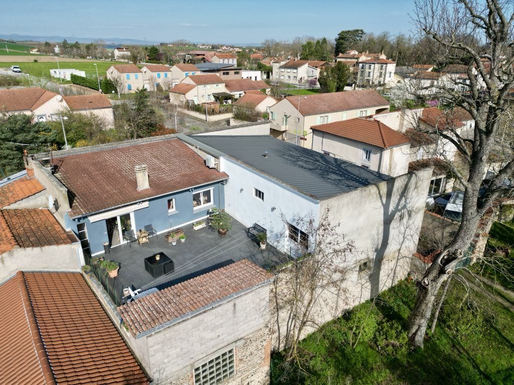 Achat maison à vendre 5 chambres 160 m² - Joze