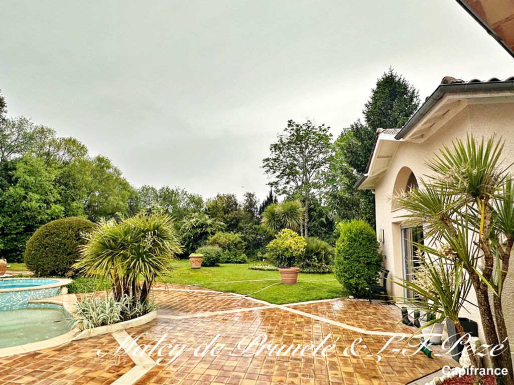 Achat maison à vendre 5 chambres 305 m² - Pessac