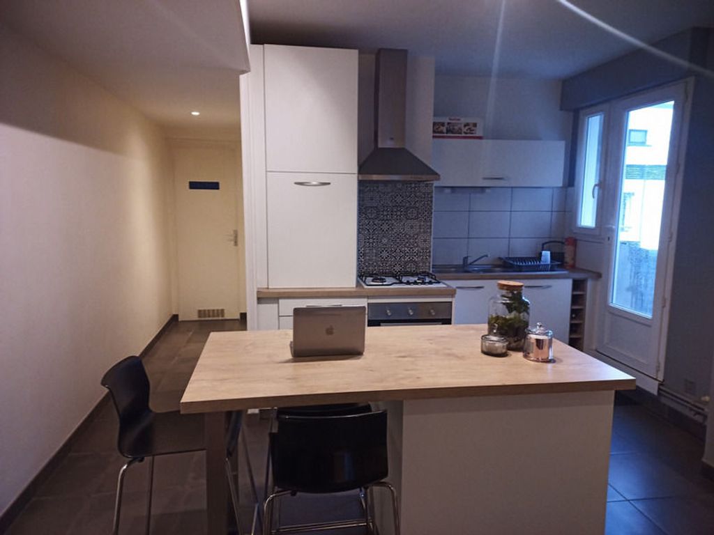 Achat appartement à vendre 2 pièces 71 m² - Carhaix-Plouguer