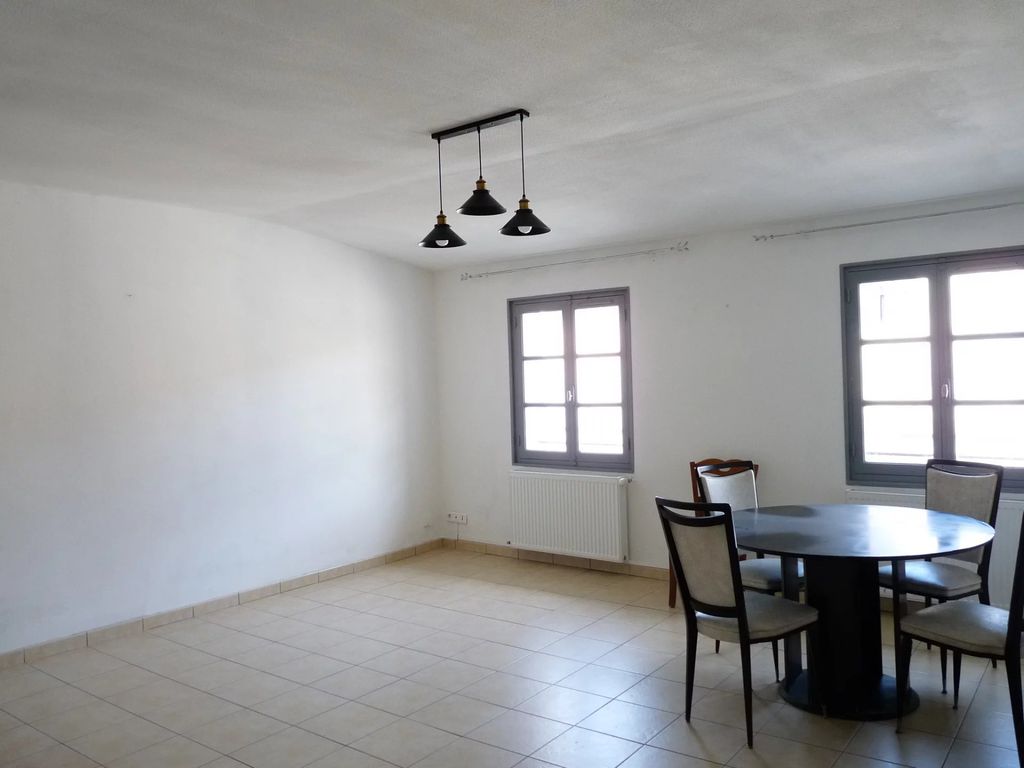 Achat appartement à vendre 2 pièces 64 m² - Beaucaire