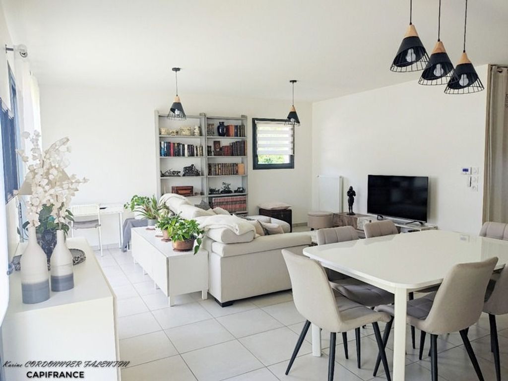 Achat maison à vendre 3 chambres 106 m² - Saint-Genis-les-Ollières