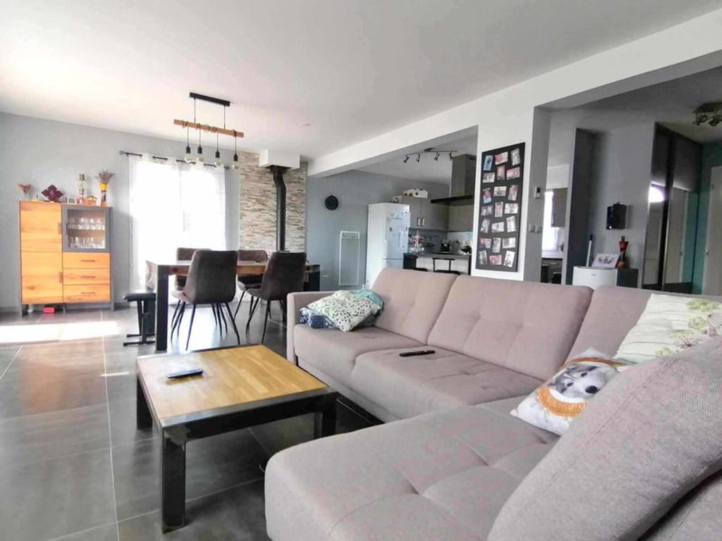 Achat maison à vendre 4 chambres 113 m² - Pouilly