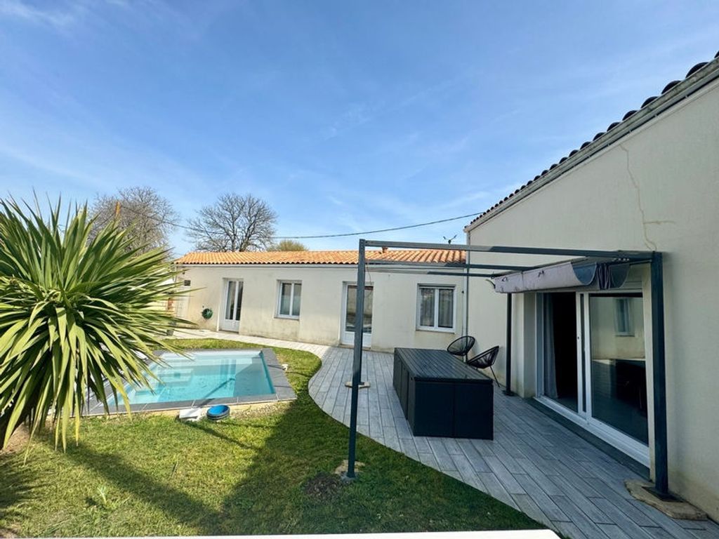 Achat maison à vendre 3 chambres 120 m² - Tonnay-Charente