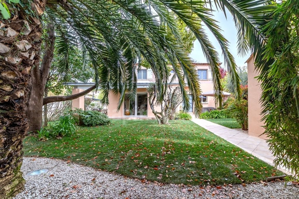 Achat maison à vendre 4 chambres 204 m² - Montpellier