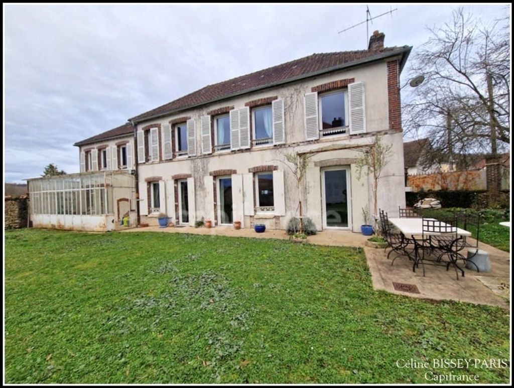 Achat maison à vendre 5 chambres 236 m² - Villeneuve-sur-Yonne