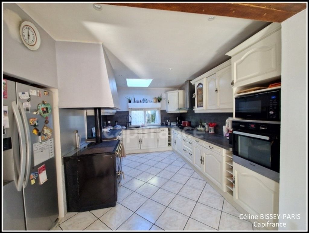 Achat maison à vendre 3 chambres 145 m² - Villeneuve-sur-Yonne