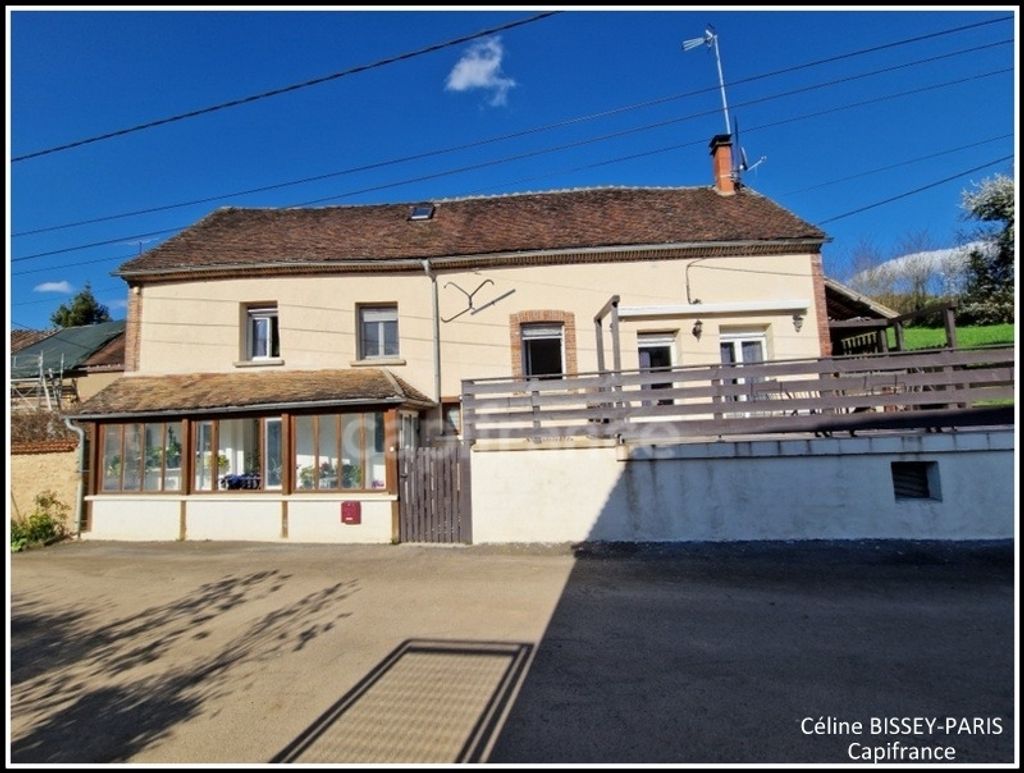 Achat maison à vendre 3 chambres 145 m² - Villeneuve-sur-Yonne