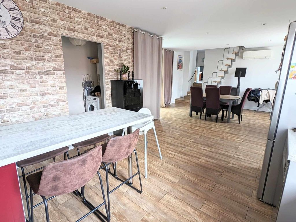 Achat maison à vendre 4 chambres 135 m² - Désertines