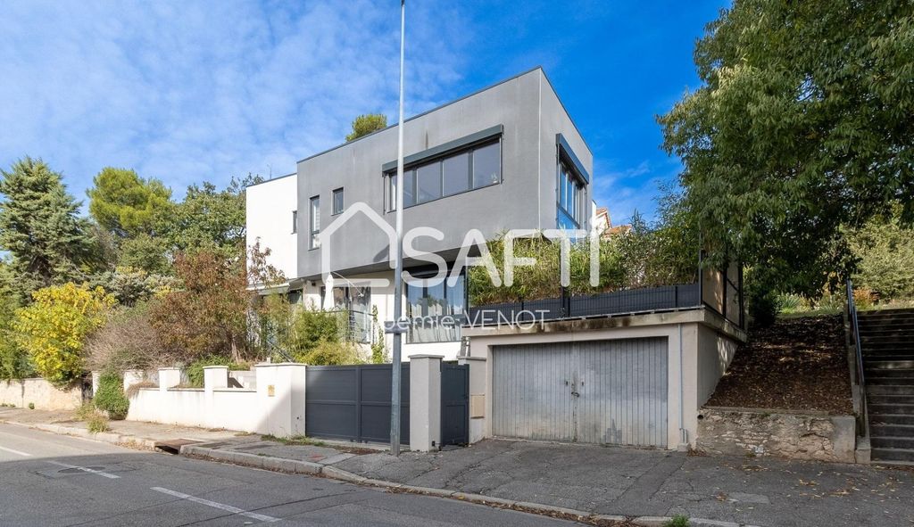 Achat maison à vendre 6 chambres 278 m² - Aix-en-Provence