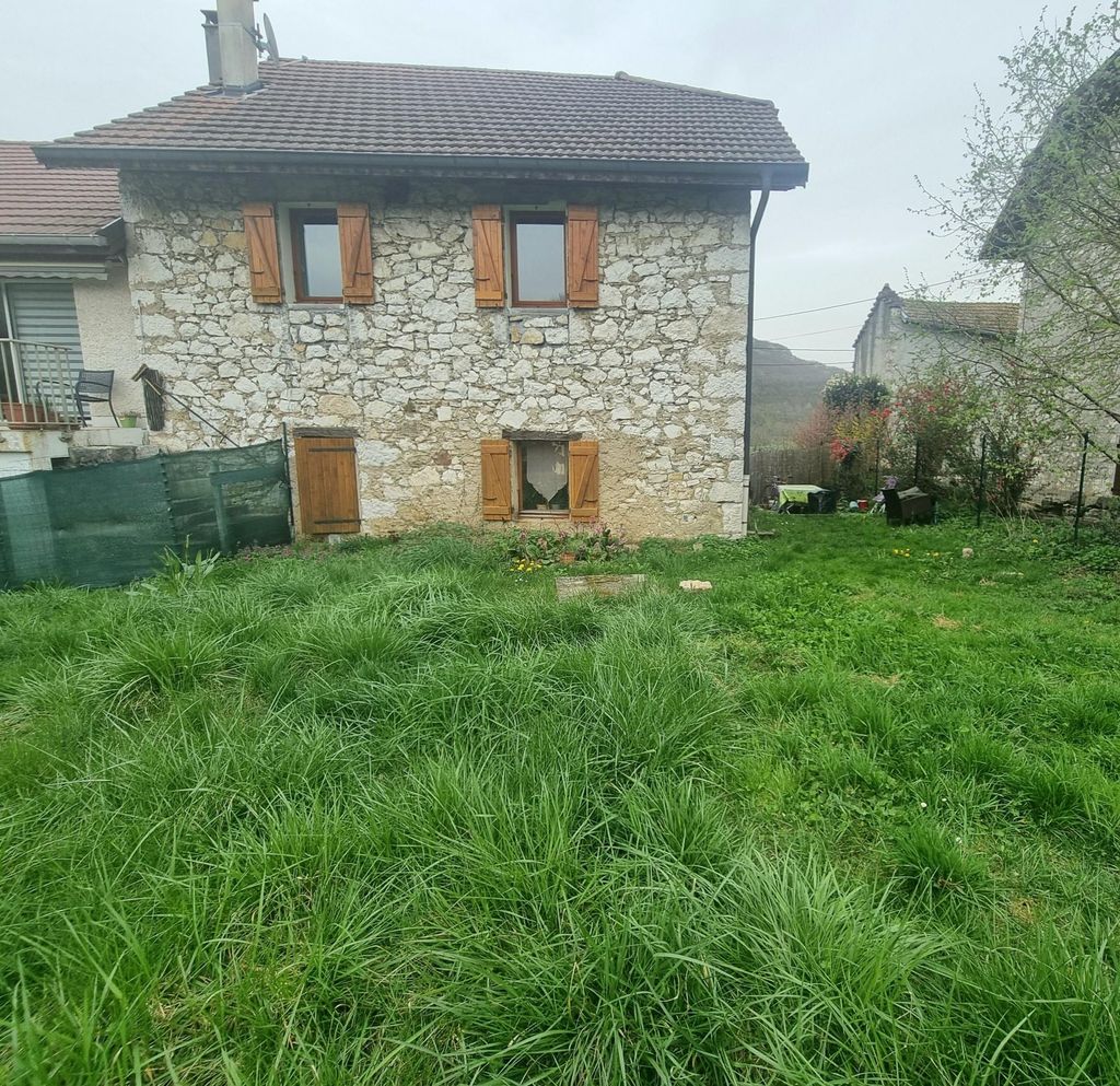 Achat maison à vendre 3 chambres 103 m² - Saint-Pierre-de-Curtille