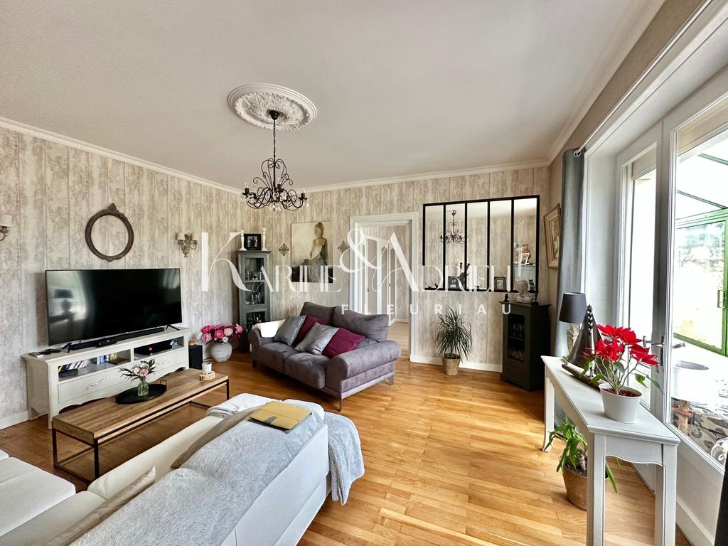 Achat maison à vendre 3 chambres 135 m² - Fontenay-le-Comte