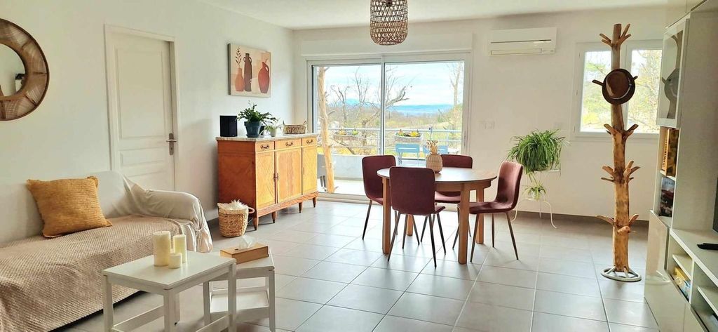 Achat appartement à vendre 4 pièces 88 m² - Pierrevert