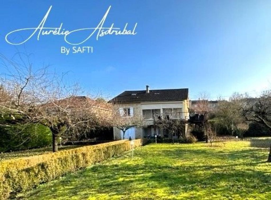 Achat maison à vendre 4 chambres 200 m² - Sarlat-la-Canéda