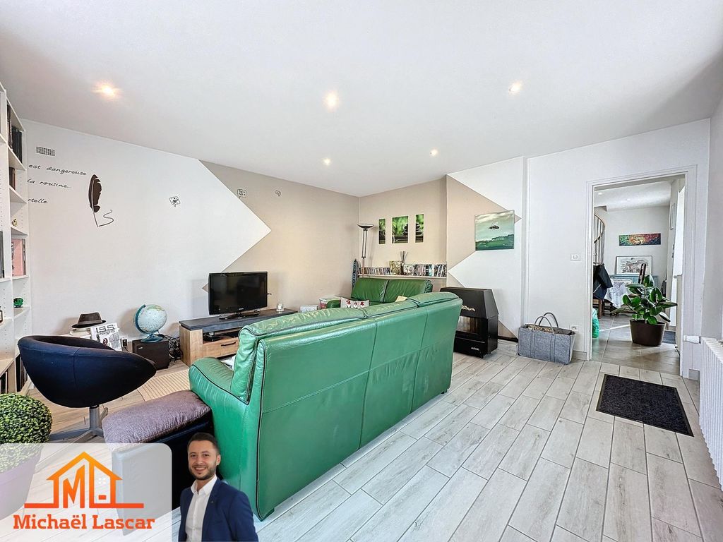 Achat maison à vendre 3 chambres 112 m² - Neuville-sur-Sarthe
