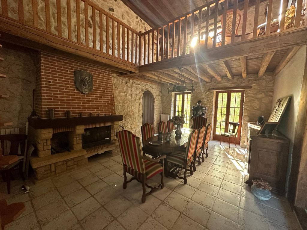 Achat maison à vendre 5 chambres 360 m² - Oulchy-le-Château