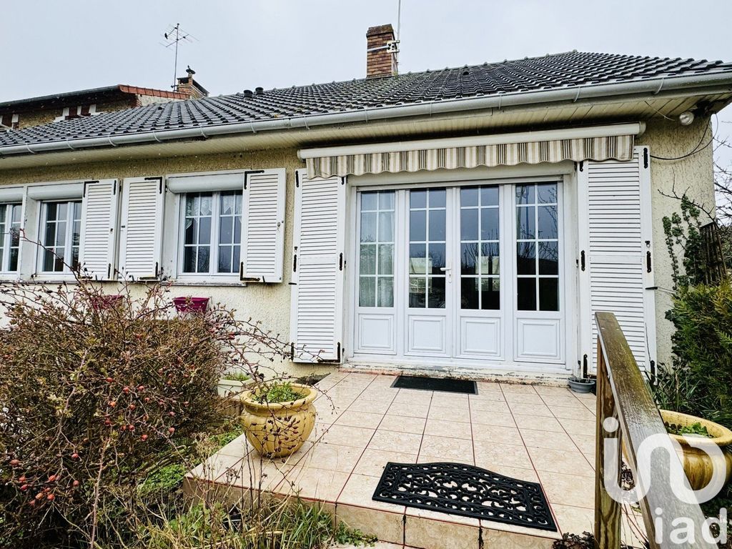 Achat maison à vendre 3 chambres 77 m² - Villeneuve-le-Comte