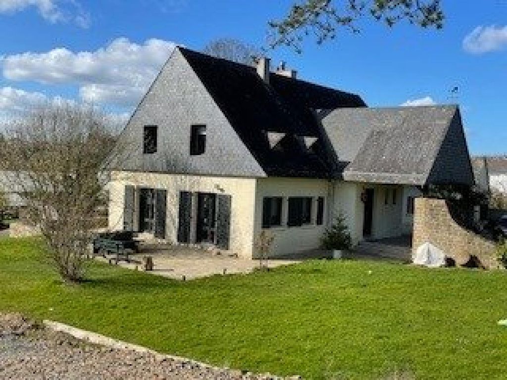 Achat maison à vendre 7 chambres 250 m² - Le Bourgneuf-la-Forêt