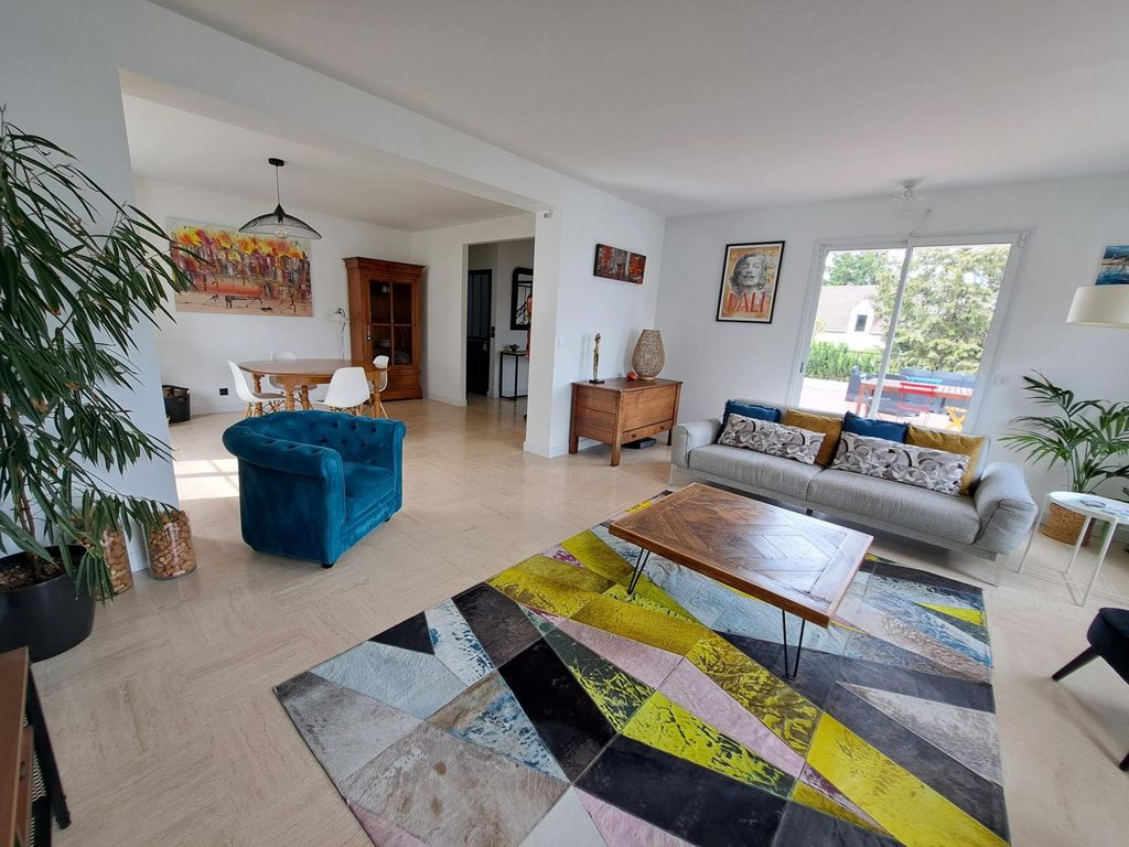 Achat maison à vendre 6 chambres 230 m² - Chambray-lès-Tours