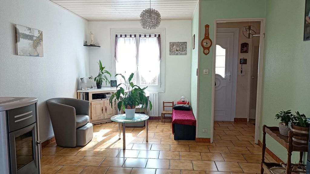 Achat maison à vendre 3 chambres 96 m² - Combronde