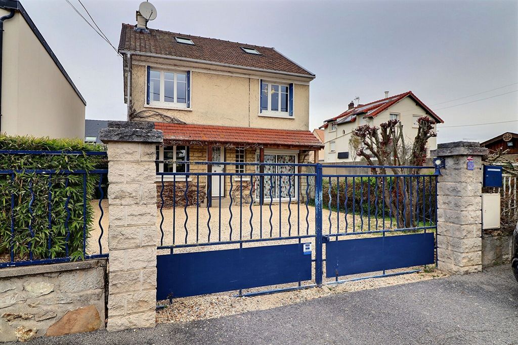 Achat maison à vendre 5 chambres 117 m² - Montfort-l'Amaury