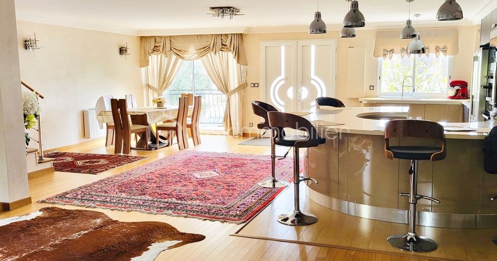 Achat maison à vendre 3 chambres 220 m² - Livry-Gargan