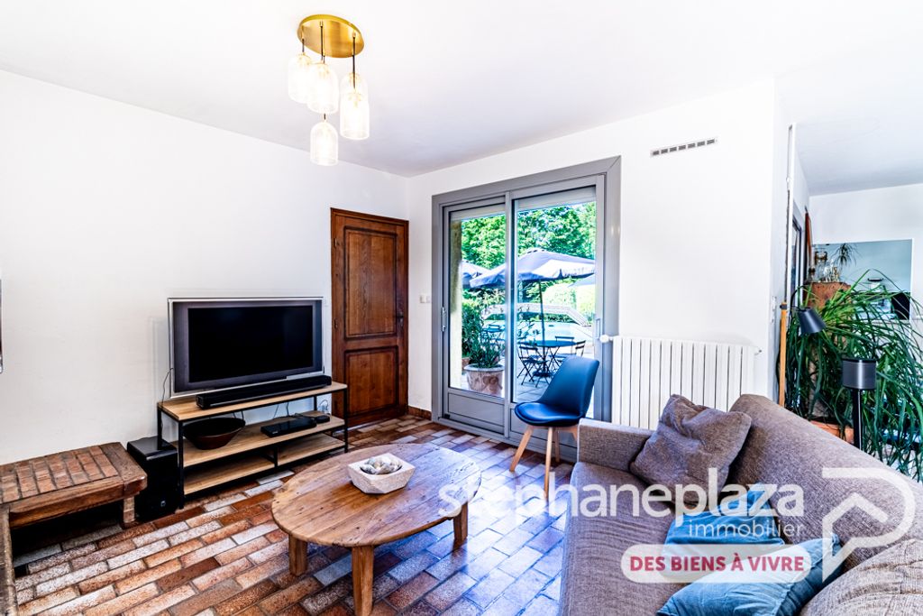 Achat maison à vendre 4 chambres 232 m² - Saint-Étienne-du-Bois