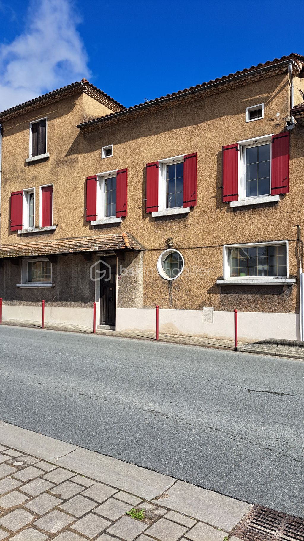 Achat maison à vendre 3 chambres 122 m² - Saint-Astier