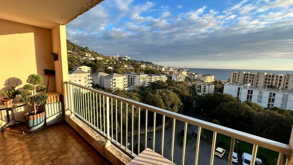 Achat appartement à vendre 4 pièces 97 m² - Bastia