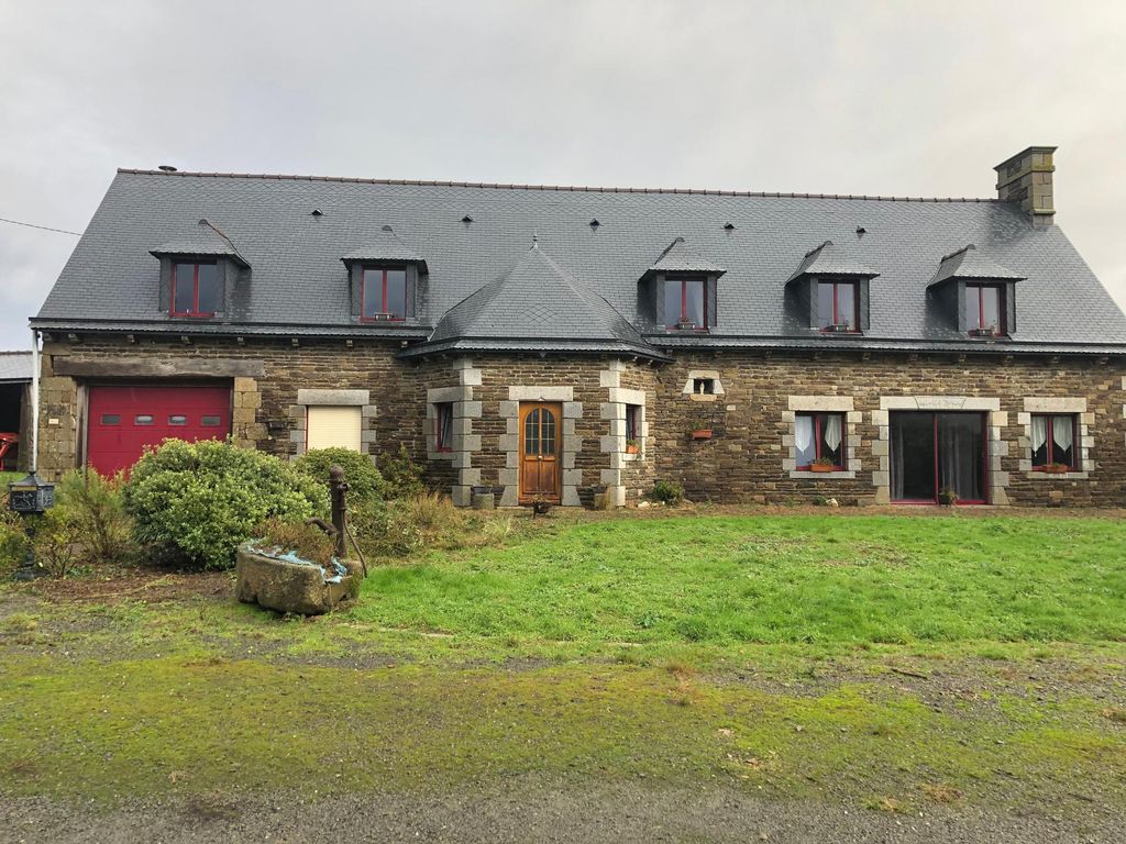 Achat maison à vendre 4 chambres 213 m² - Saint-Hilaire-du-Harcouët