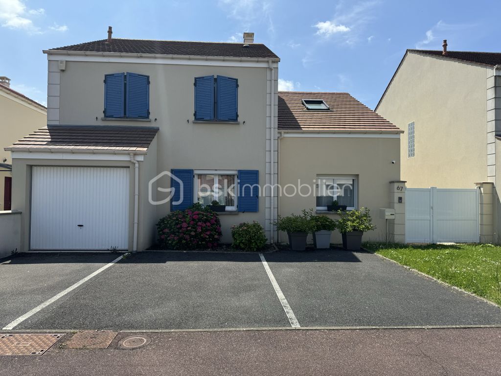 Achat maison à vendre 5 chambres 157 m² - Saint-Pierre-du-Perray