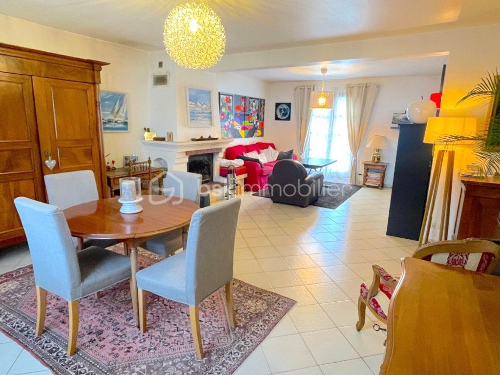 Achat maison à vendre 6 chambres 162 m² - Orléans