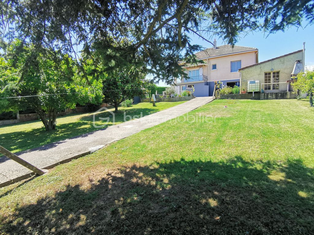 Achat maison à vendre 3 chambres 148 m² - Dangé-Saint-Romain