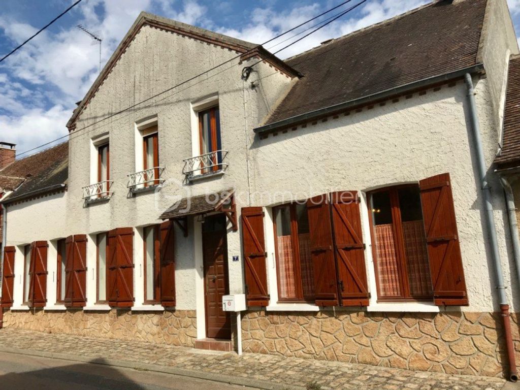 Achat maison à vendre 4 chambres 142 m² - Saint-Maurice-aux-Riches-Hommes