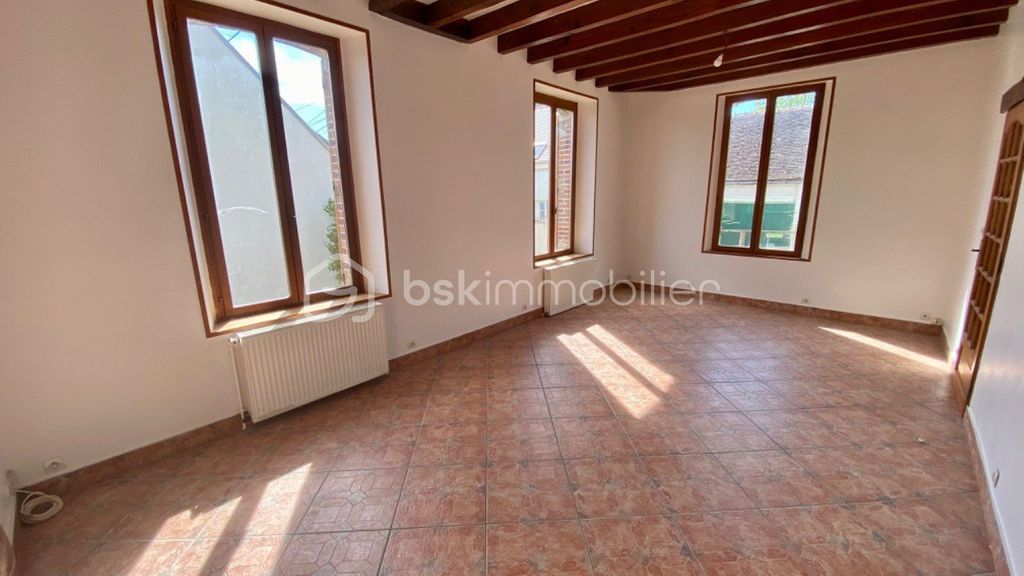 Achat maison à vendre 4 chambres 128 m² - Saint-Maurice-aux-Riches-Hommes