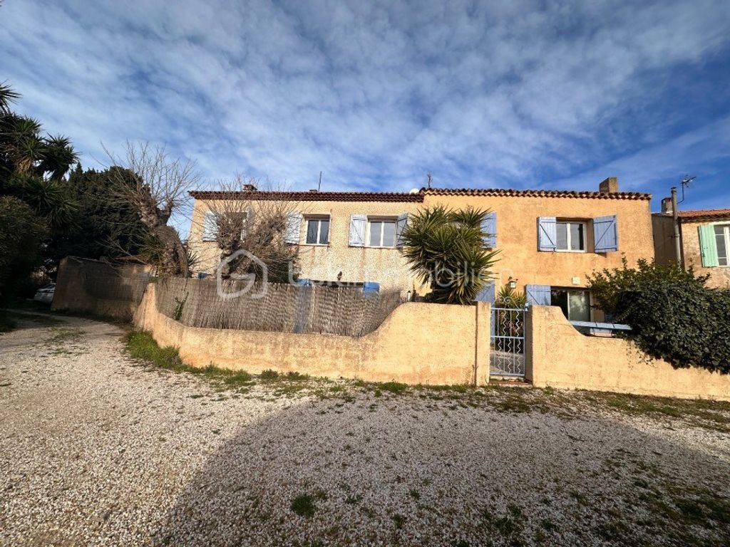 Achat maison à vendre 7 chambres 174 m² - Sanary-sur-Mer