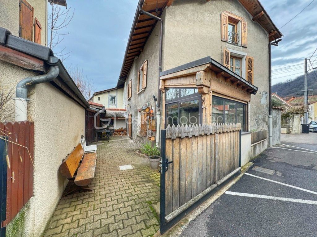 Achat maison à vendre 4 chambres 138 m² - Saint-Martin-d'Hères