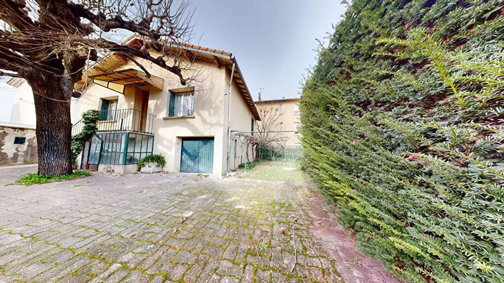 Achat maison à vendre 2 chambres 69 m² - Bourg-lès-Valence