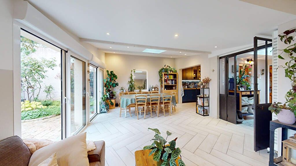 Achat maison à vendre 6 chambres 188 m² - Mantes-la-Jolie