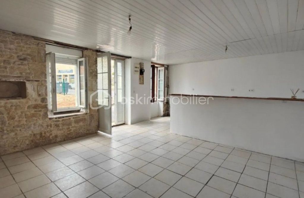 Achat maison à vendre 2 chambres 90 m² - Ruffec