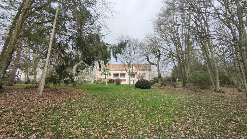 Achat maison à vendre 4 chambres 310 m² - Boissy-le-Châtel