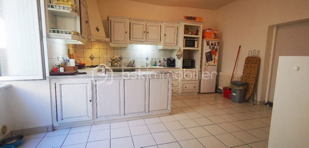 Achat maison à vendre 3 chambres 114 m² - Ruffec