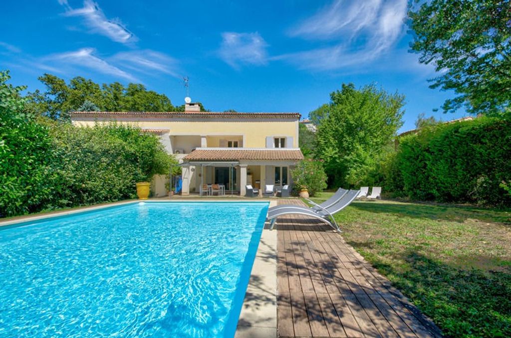 Achat maison à vendre 3 chambres 163 m² - Aix-en-Provence