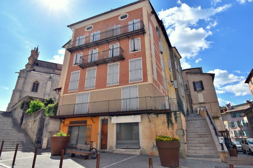 Achat appartement à vendre 3 pièces 101 m² - Digne-les-Bains