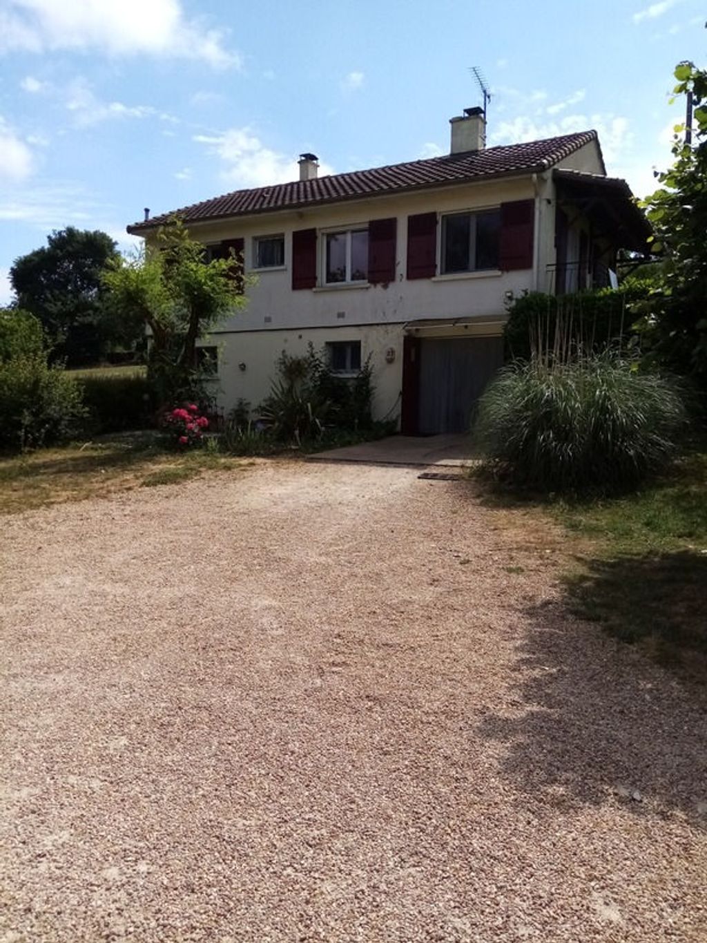 Achat maison à vendre 3 chambres 137 m² - Saint-Pierre-d'Exideuil