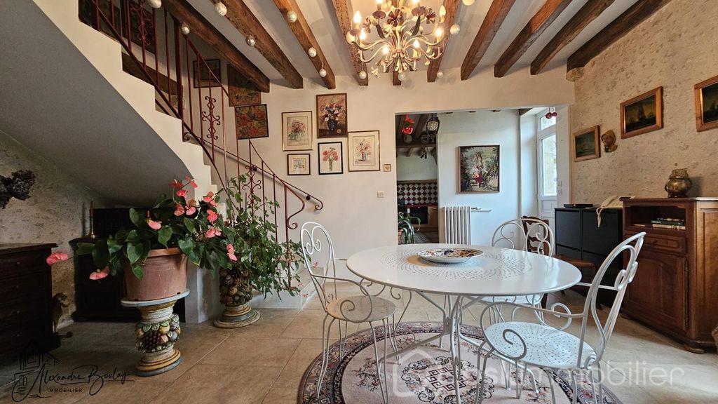 Achat maison à vendre 3 chambres 213 m² - Saint-Lyé-la-Forêt