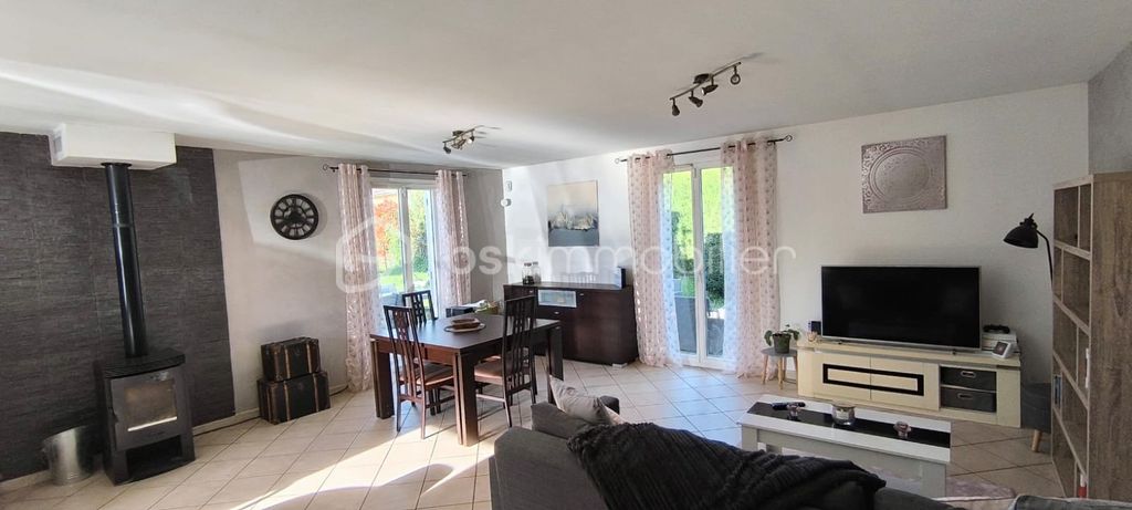 Achat maison à vendre 4 chambres 103 m² - Bâgé-la-Ville