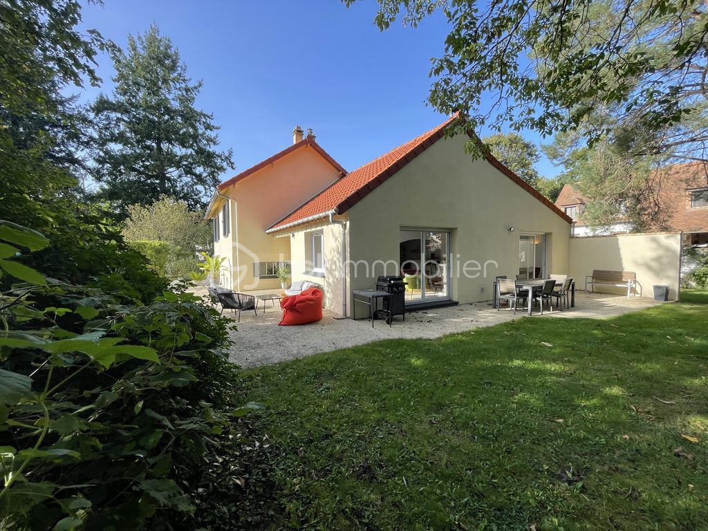 Achat maison à vendre 4 chambres 154 m² - Bois-le-Roi