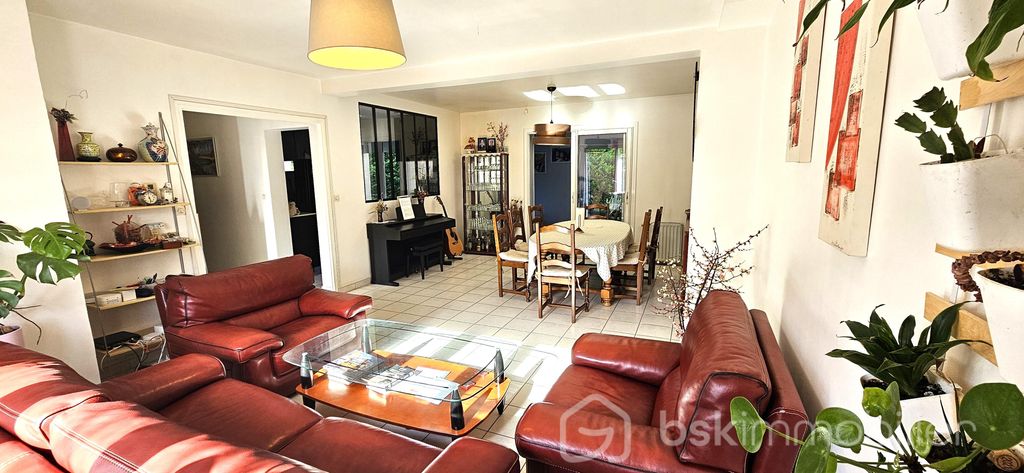 Achat maison à vendre 5 chambres 160 m² - Pontault-Combault