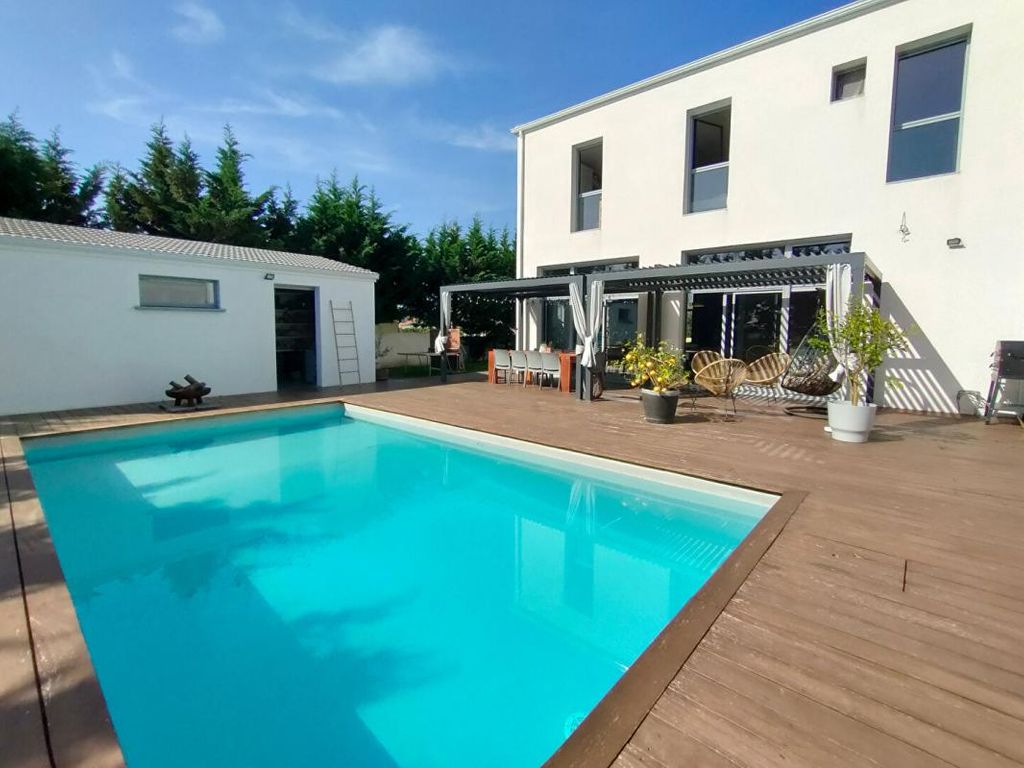 Achat maison à vendre 4 chambres 190 m² - Saint-Loubès