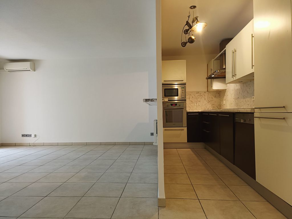 Achat appartement à vendre 2 pièces 43 m² - Saint-Raphaël